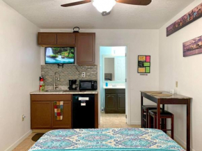 Private In-law Suite By Dt With Cooking Facilities
